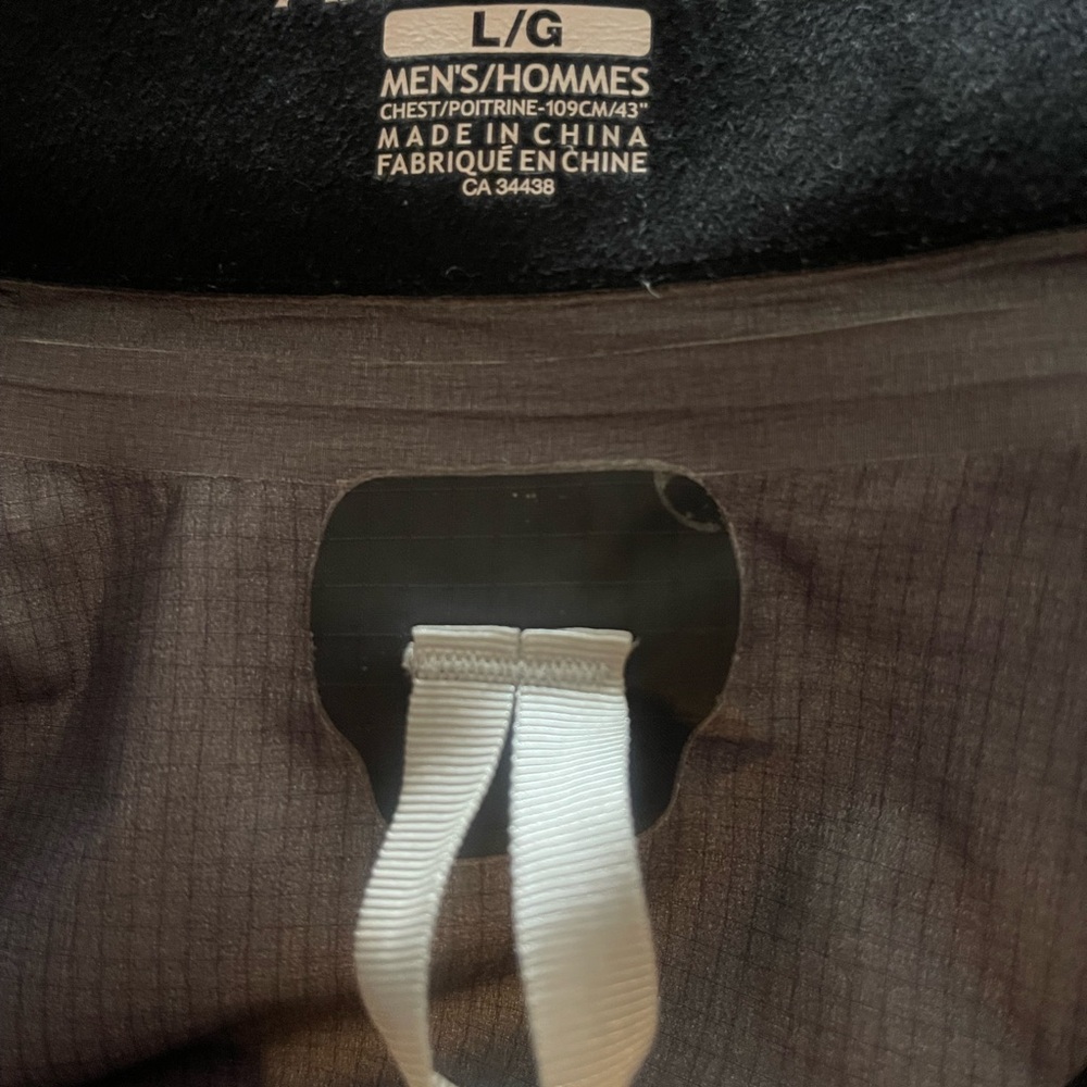 LIKE NEW- Arc'teryx Beta AR Jacket - Picture 4 of 6